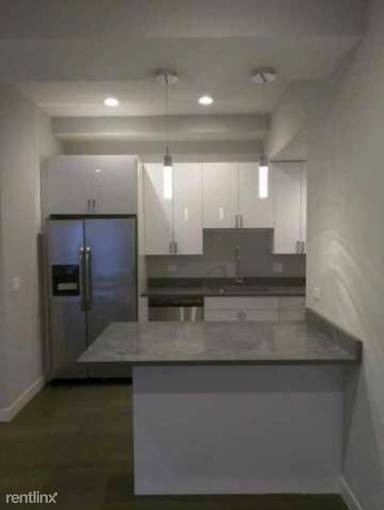 Main picture of 2151 W Division St