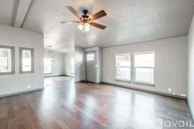 Main picture of 2575 San Francisco Ct NE
