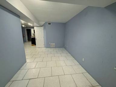 Main picture of 8 10th St