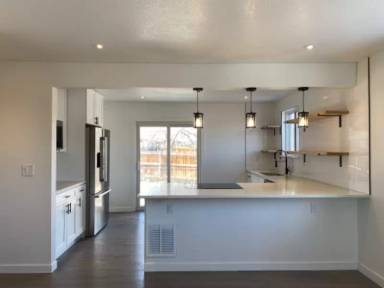 Main picture of 1693 S Quay Dr