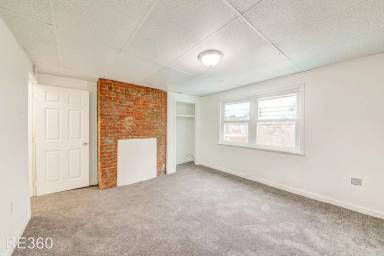 Main picture of 904 E Warrington Ave