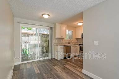 Main picture of 5011 SW Beaverton Hillsdale Hwy