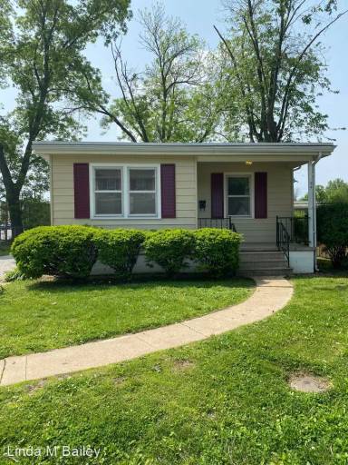 Main picture of 40 W Green St