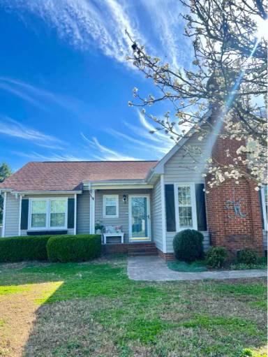 Main picture of 3526 Heather Ln