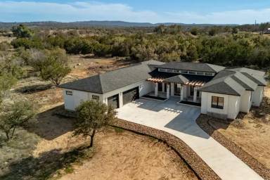 Main picture of 6425 Ranch Road 962 E