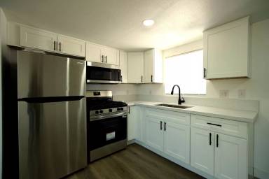 Main picture of 1006 Beverly Rd