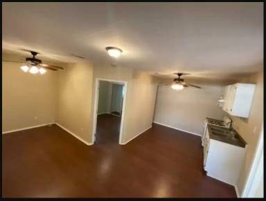 Main picture of 22149 Wyandotte St