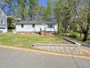Main picture of 107 Park Ln W