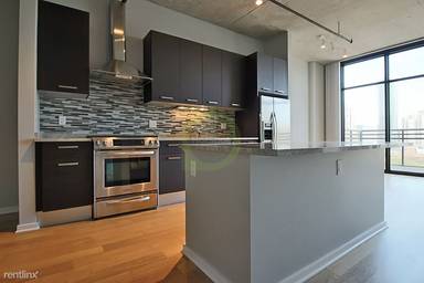 Main picture of 150 W Roosevelt Rd