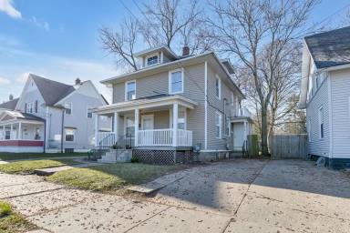 Main picture of 312 Palmer St NE