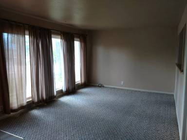 Main picture of 1809 W 32nd St