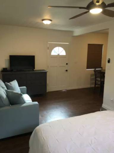 Main picture of 1111 Gard Ave