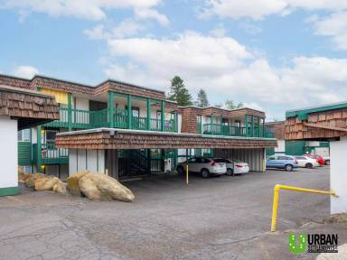 Main picture of Edgewater Village Condominiums