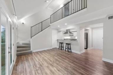Main picture of 350 Atalin St