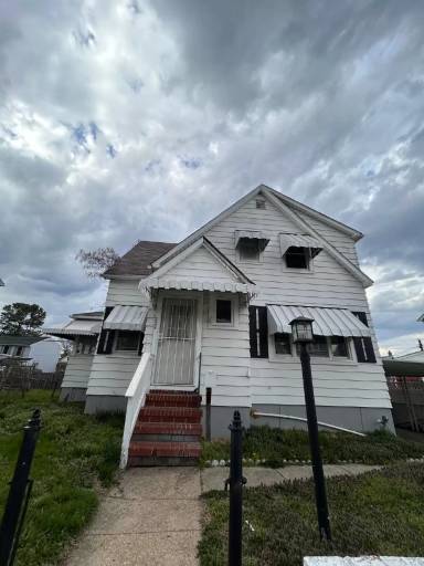 Main picture of 222 Detroit Ave