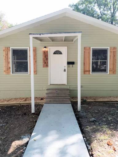 Main picture of 728 SW Cambridge Ave