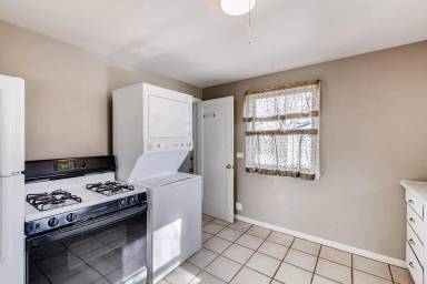 Main picture of 4640 S Acoma St