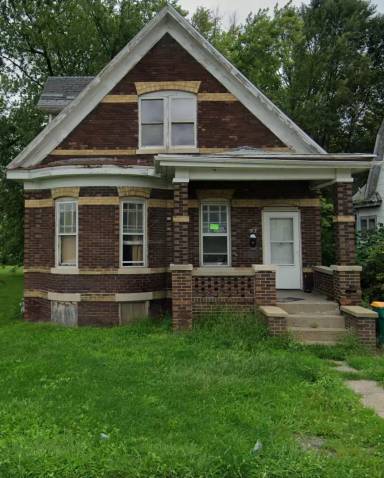 Main picture of 917 N Grand Ave W