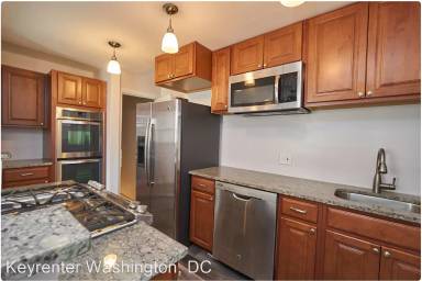 Main picture of 2802 Bruce Pl SE