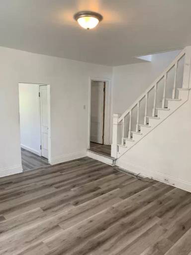 Main picture of 227 W 41st St