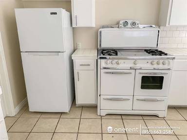 Main picture of 14323 Burbank Blvd