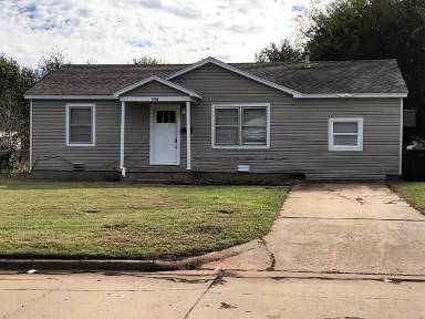 Main picture of 4220 SE 46th St