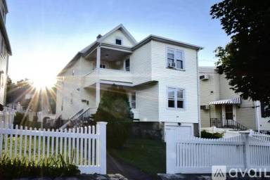 Main picture of 32 Josephine Evaristo Ave