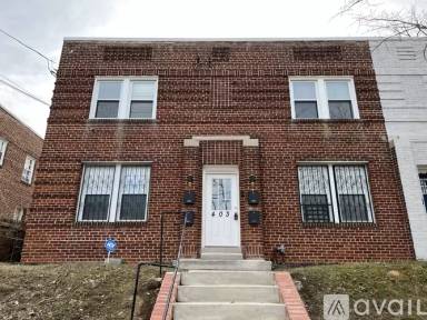 Main picture of 403 Newcomb St SE