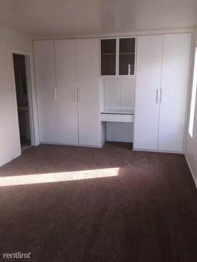 Main picture of 131 S Broadway