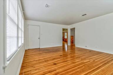 Main picture of 640 Parson Dr