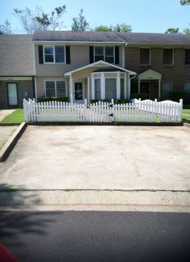 Main picture of 2214 Cheshire Dr