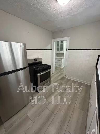 Main picture of 5303 Charlotte St