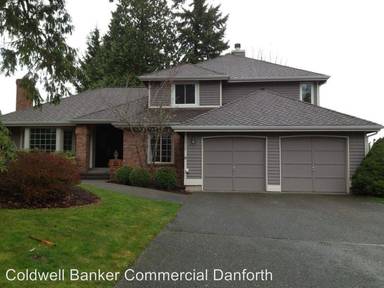 Main picture of 2016 216th Pl NE