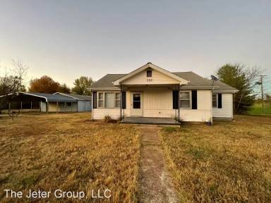 Main picture of 590 Church St