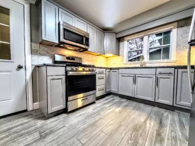 Main picture of 46 Zoa Ave