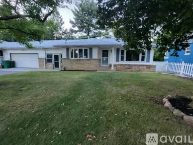 Main picture of 744 Upton Ave