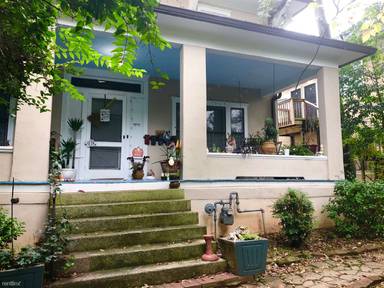 Main picture of 904 Myrtle St NE