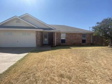 Main picture of 6 Shelly Cir