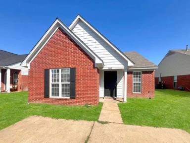 Main picture of 5649 Kaitlyn Dr W