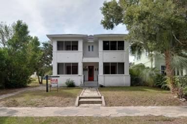 Main picture of 136 17th Ave SE