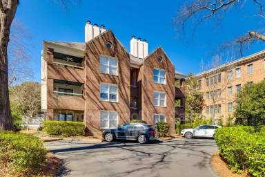 Main picture of 2220 Roswell Ave