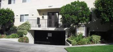 Main picture of 12847 Kling St