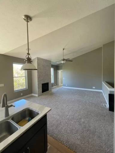Main picture of 7012 S 184th St