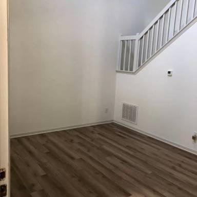Main picture of 2240 Winthrop Ave