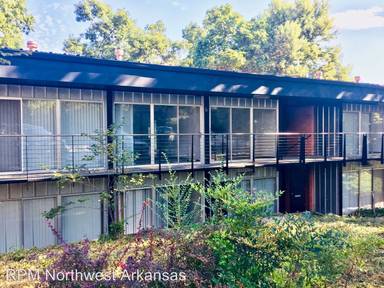 Main picture of 8 S Hill Ave