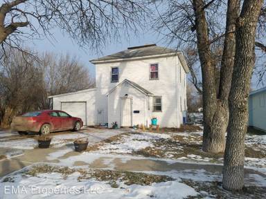 Main picture of 914 E 3rd St