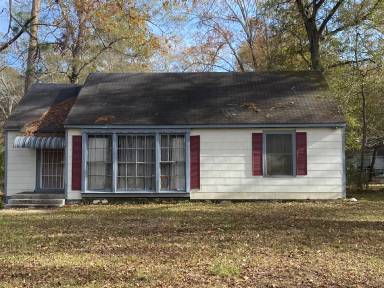 Main picture of 4876 Maplewood Dr