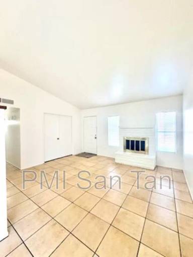 Main picture of 10 W Concorda Dr