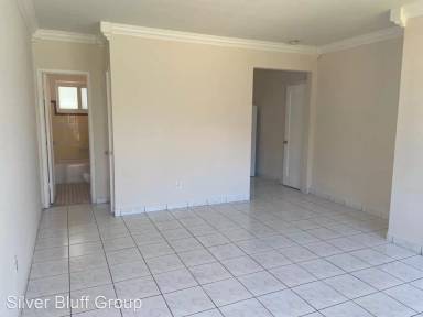 Main picture of 2535 SW 27th St