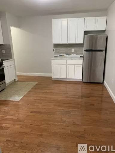 Main picture of 169 Manhattan Ave